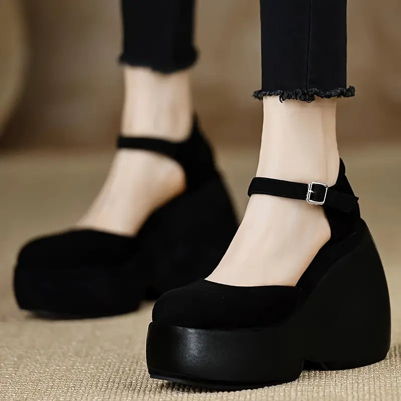 Lady's retro platform high-heeled sandals